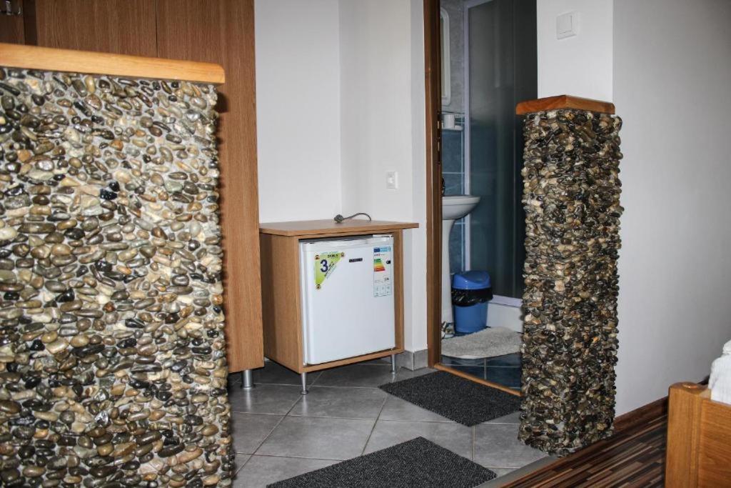 Patakmenti Panzio Spa Корунд Екстериор снимка