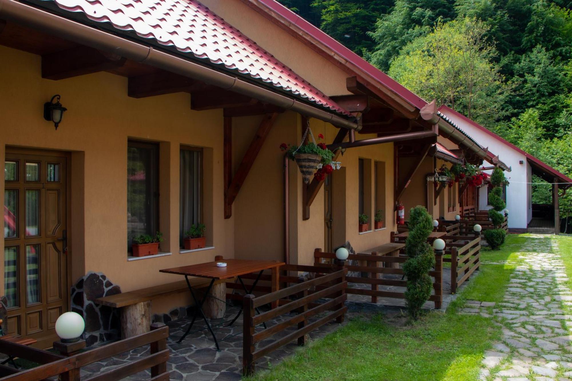 Patakmenti Panzio Spa Корунд Екстериор снимка