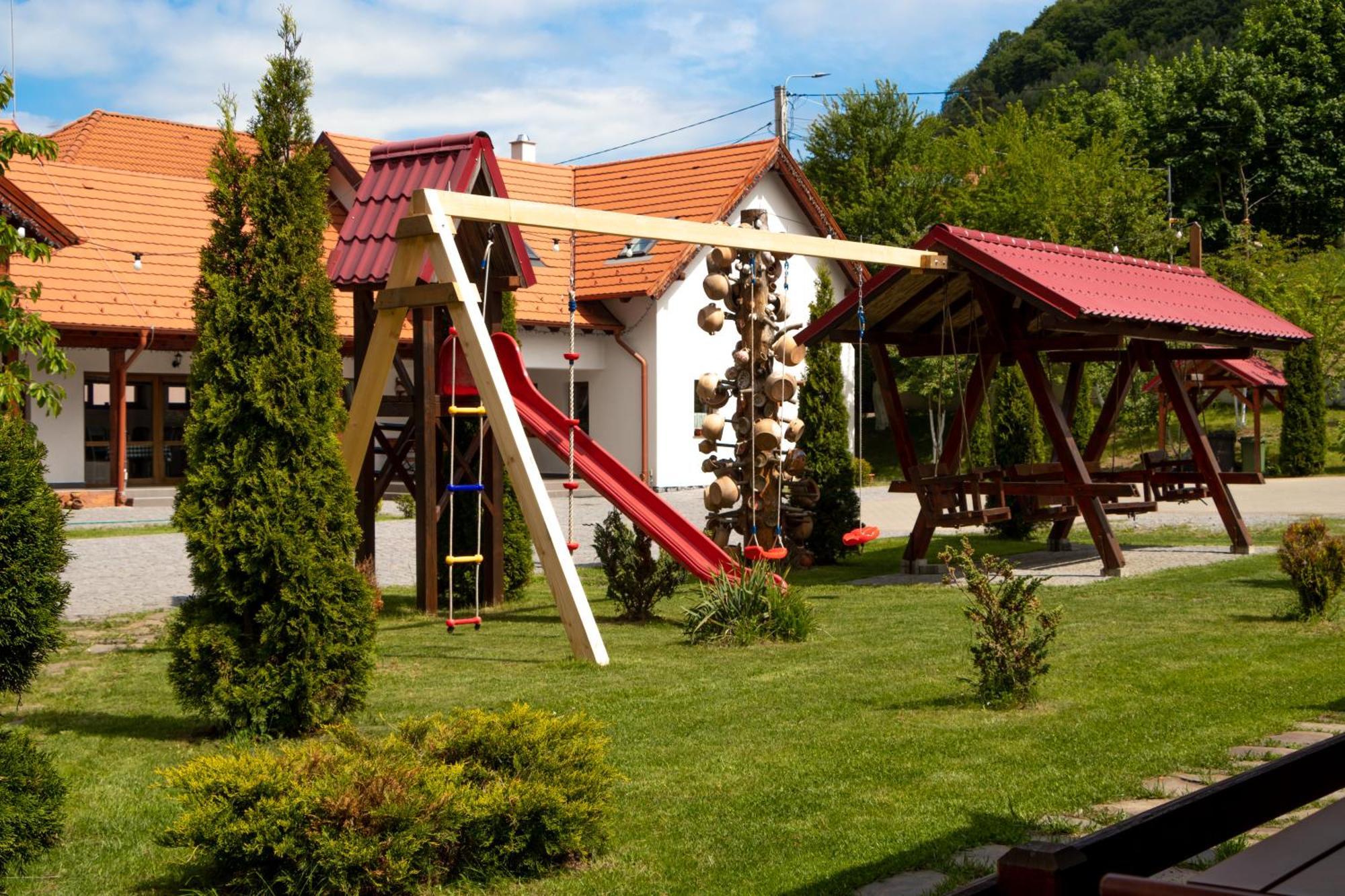 Patakmenti Panzio Spa Корунд Екстериор снимка