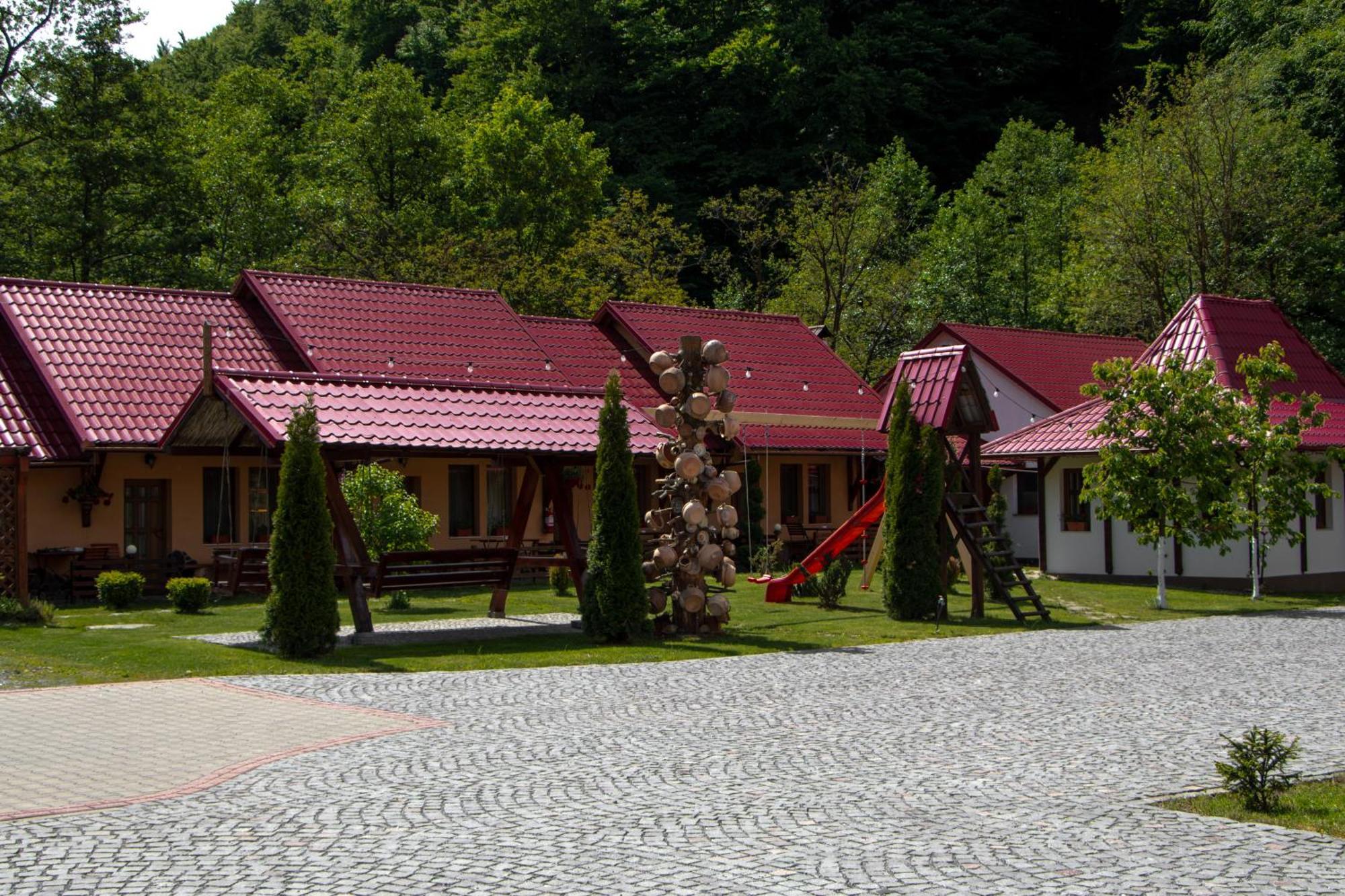 Patakmenti Panzio Spa Корунд Екстериор снимка