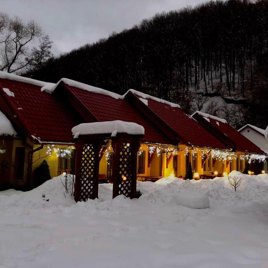 Patakmenti Panzio Spa Корунд Екстериор снимка