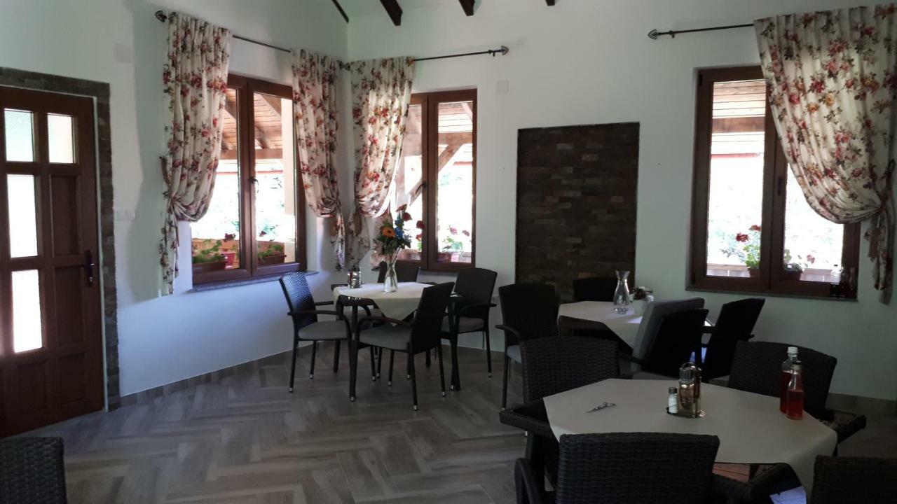 Patakmenti Panzio Spa Корунд Екстериор снимка